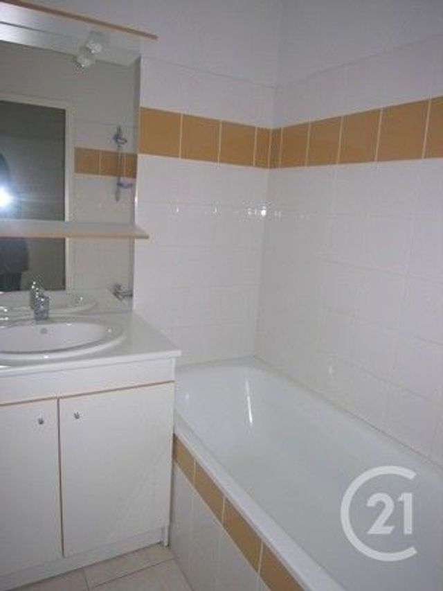 Appartement F2 à louer - 2 pièces - 34.6 m2 - ALENCON - 61 - BASSE-NORMANDIE - Century 21 Harmony
