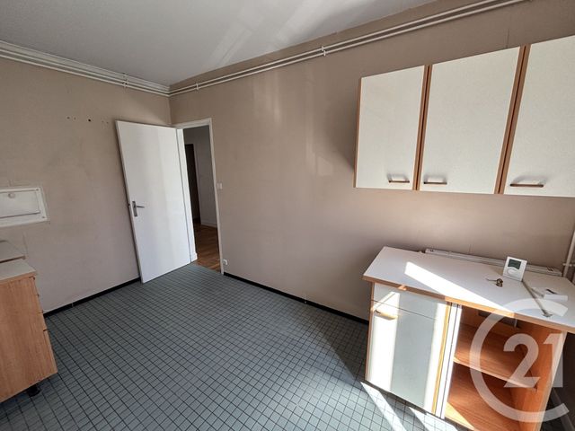 Appartement F4 à louer - 4 pièces - 79.93 m2 - ALENCON - 61 - BASSE-NORMANDIE - Century 21 Harmony