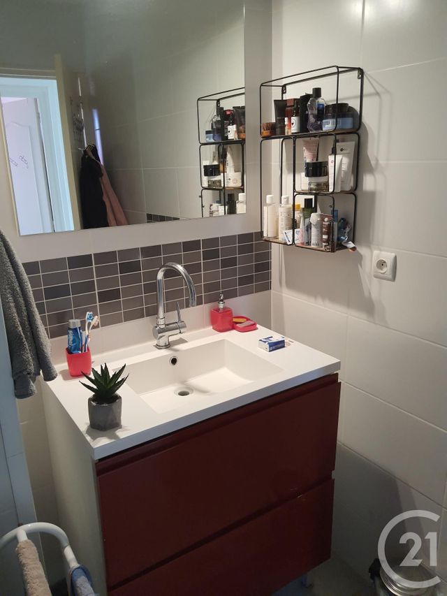 Appartement F3 à louer - 3 pièces - 58.71 m2 - ALENCON - 61 - BASSE-NORMANDIE - Century 21 Harmony