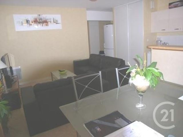 Afficher la photo en grand Appartement F3 à louer - 3 pièces - 63.9 m2 - ST GERMAIN DU CORBEIS - 61 - BASSE-NORMANDIE - Century 21 Harmony