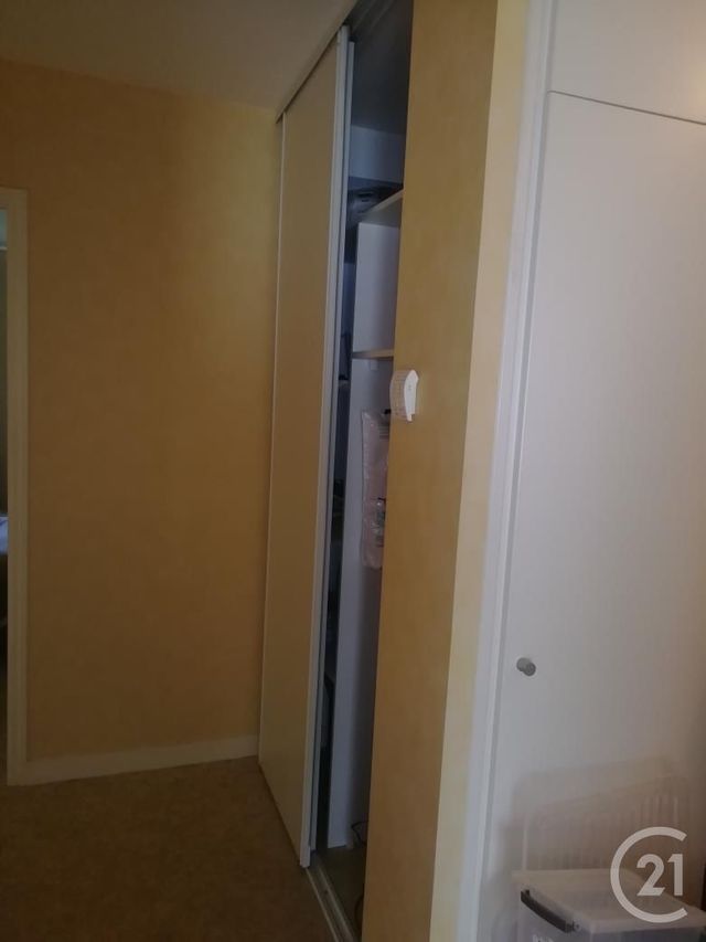 Afficher la photo en grand Appartement F3 à louer - 3 pièces - 63.9 m2 - ST GERMAIN DU CORBEIS - 61 - BASSE-NORMANDIE - Century 21 Harmony