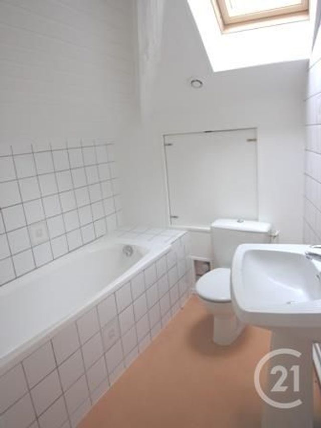 Afficher la photo en grand Appartement F1 à louer - 1 pièce - 13.8 m2 - ALENCON - 61 - BASSE-NORMANDIE - Century 21 Harmony