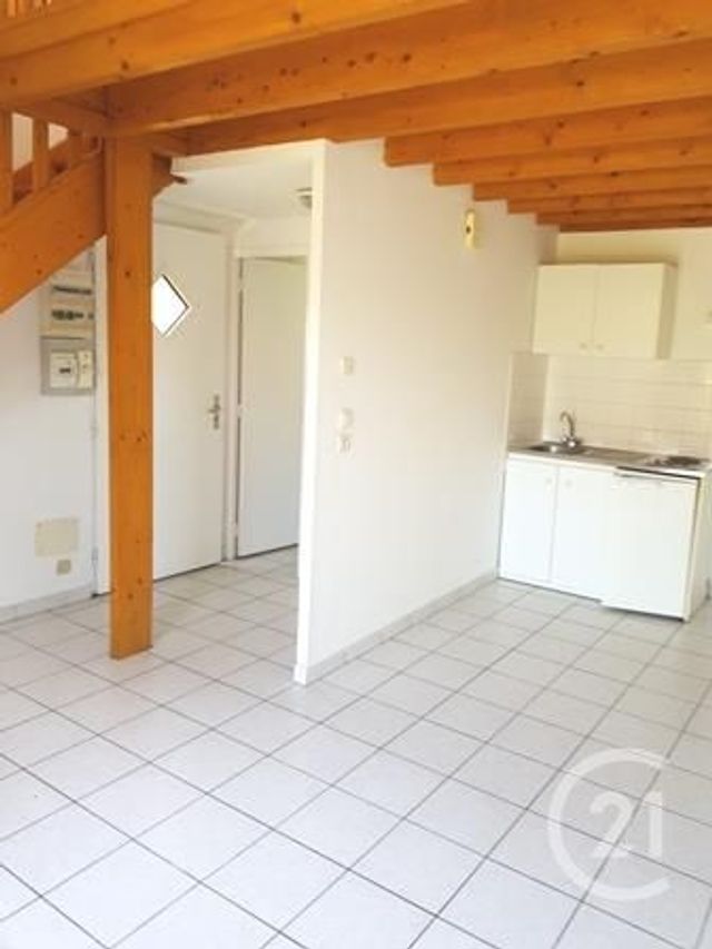 Appartement Duplex à louer - 2 pièces - 31.02 m2 - DAMIGNY - 61 - BASSE-NORMANDIE - Century 21 Harmony