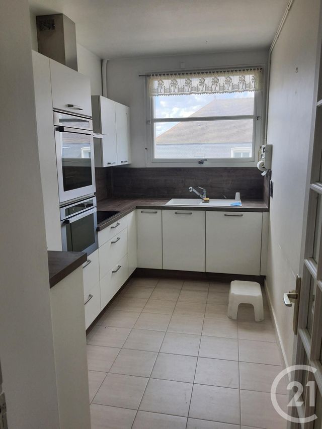 Appartement F5 à louer - 5 pièces - 99.89 m2 - ALENCON - 61 - BASSE-NORMANDIE - Century 21 Harmony