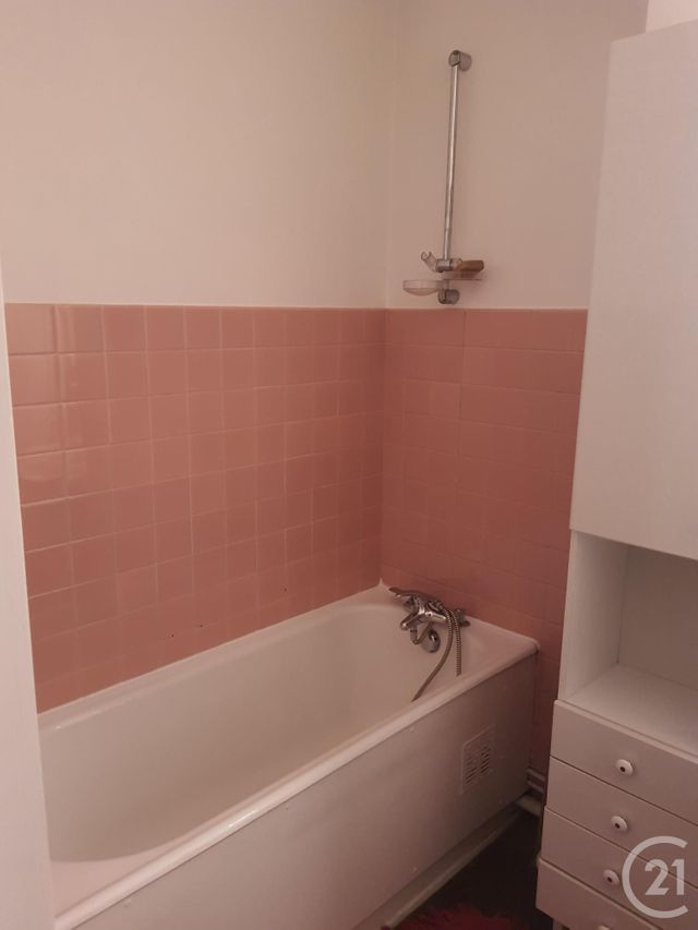 Appartement F5 à louer - 5 pièces - 99.89 m2 - ALENCON - 61 - BASSE-NORMANDIE - Century 21 Harmony