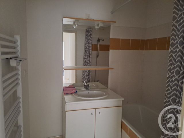 Appartement à louer - 2 pièces - 43.0 m2 - ALENCON - 61 - BASSE-NORMANDIE - Century 21 Harmony