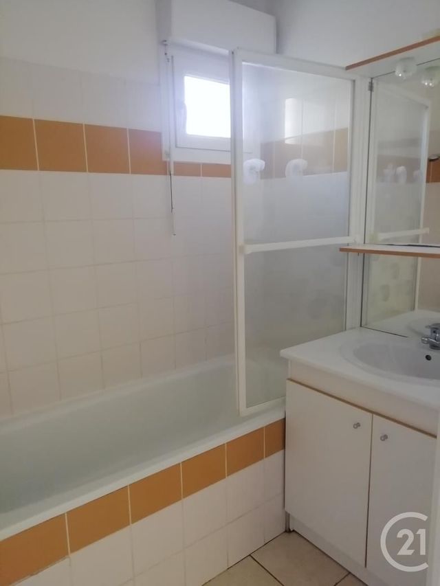 Appartement F3 à louer - 3 pièces - 54.0 m2 - ALENCON - 61 - BASSE-NORMANDIE - Century 21 Harmony