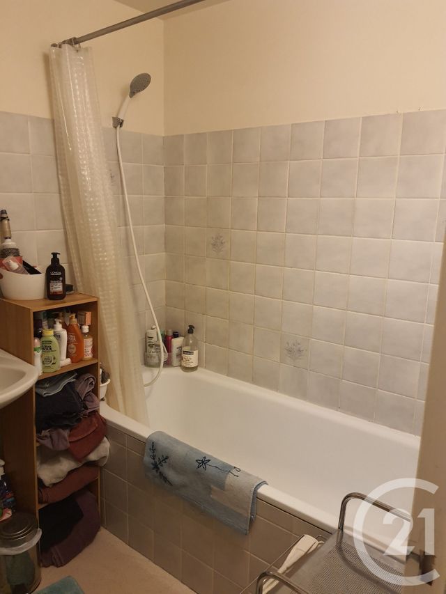 Appartement F3 à louer - 3 pièces - 46.5 m2 - CONDE SUR SARTHE - 61 - BASSE-NORMANDIE - Century 21 Harmony