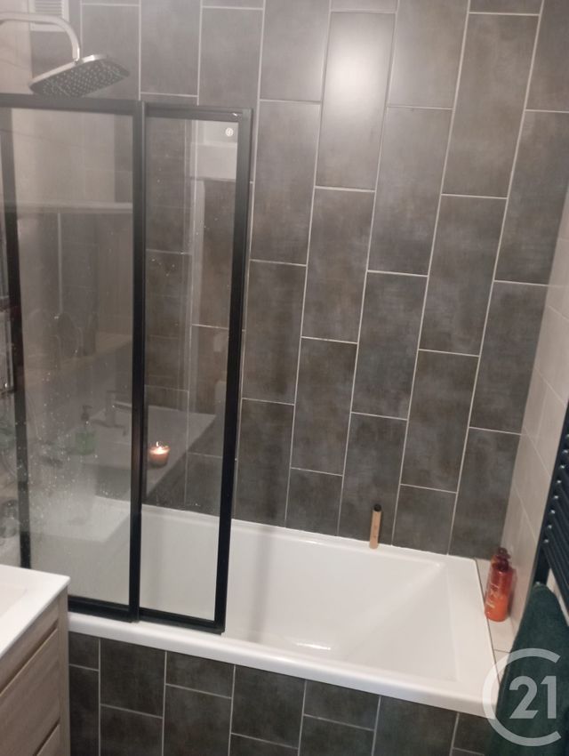 Appartement F4 à louer - 4 pièces - 78.39 m2 - ALENCON - 61 - BASSE-NORMANDIE - Century 21 Harmony