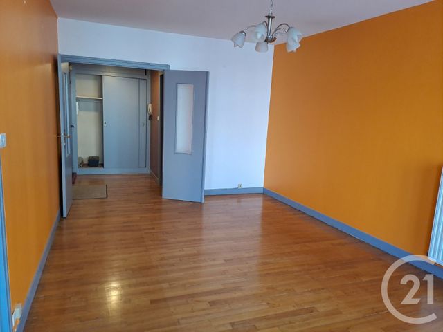 Afficher la photo en grand Appartement F4 à vendre - 4 pièces - 79.12 m2 - ALENCON - 61 - BASSE-NORMANDIE - Century 21 Harmony
