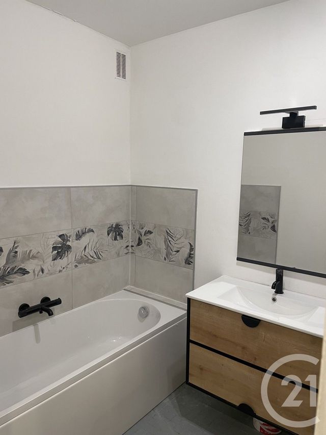 Appartement F4 à louer - 4 pièces - 76.53 m2 - ALENCON - 61 - BASSE-NORMANDIE - Century 21 Harmony