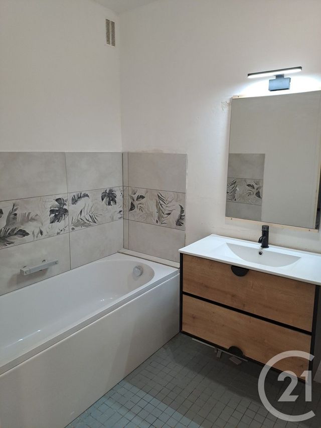 Appartement F4 à louer - 4 pièces - 76.53 m2 - ALENCON - 61 - BASSE-NORMANDIE - Century 21 Harmony